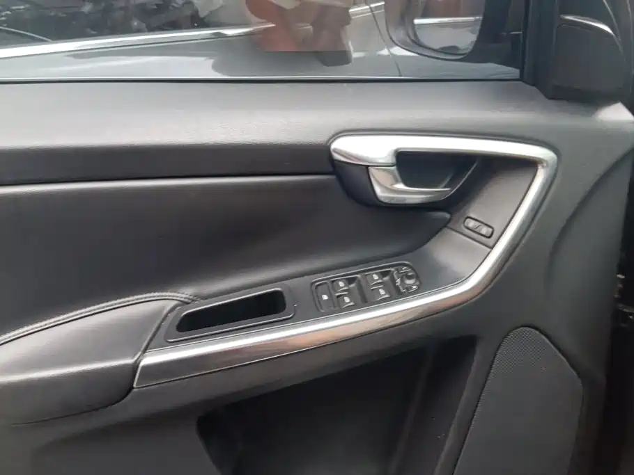 Volvo XC60 (Import) — миниатюра 7