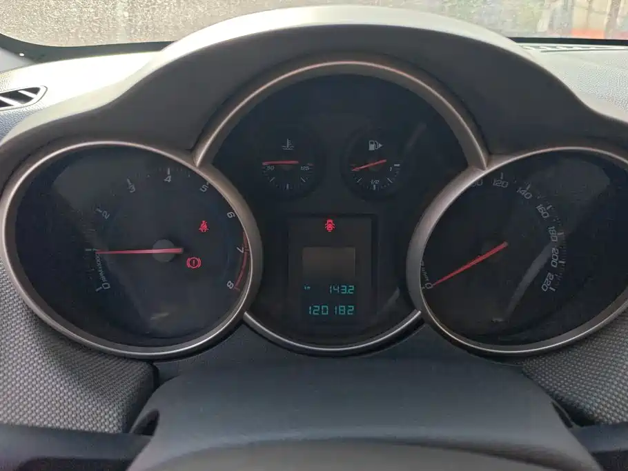 Chevrolet Cruze — миниатюра 14