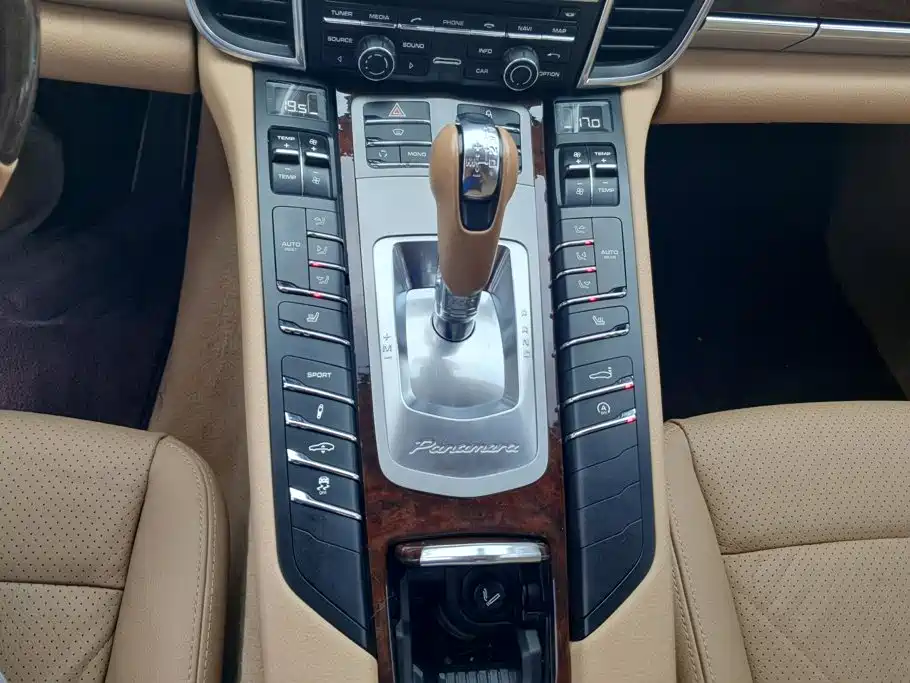 Porsche Panamera — миниатюра 16