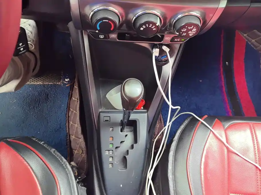 Toyota Yaris L — миниатюра 16