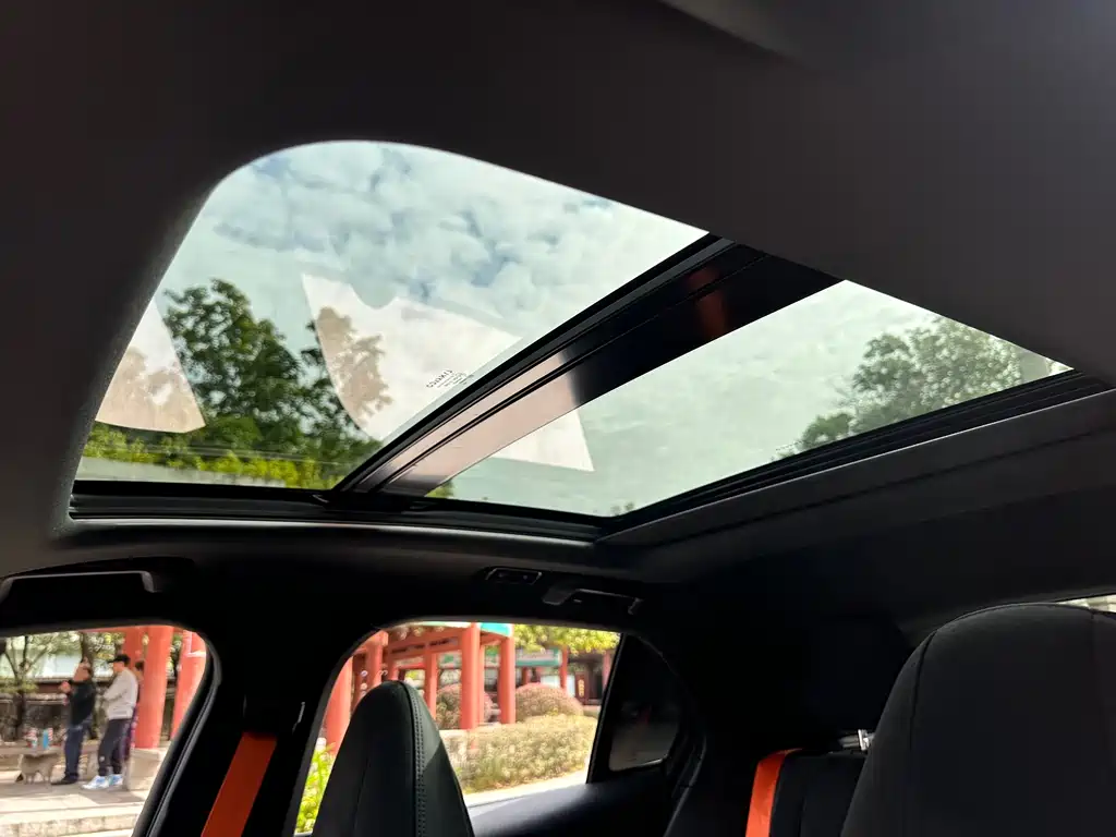 LYNK & CO. 02 HATCHBACK