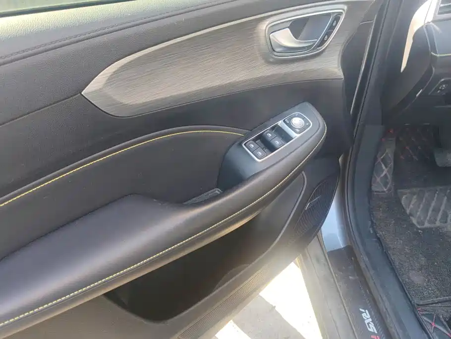 Roewe RX5 — миниатюра 7
