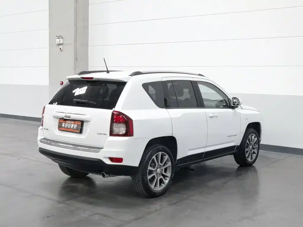 Jeep Compass (Import) — миниатюра 2