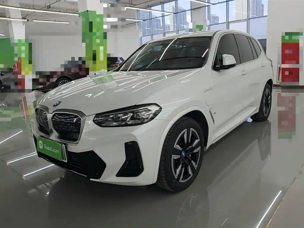 BMW iX3 2024