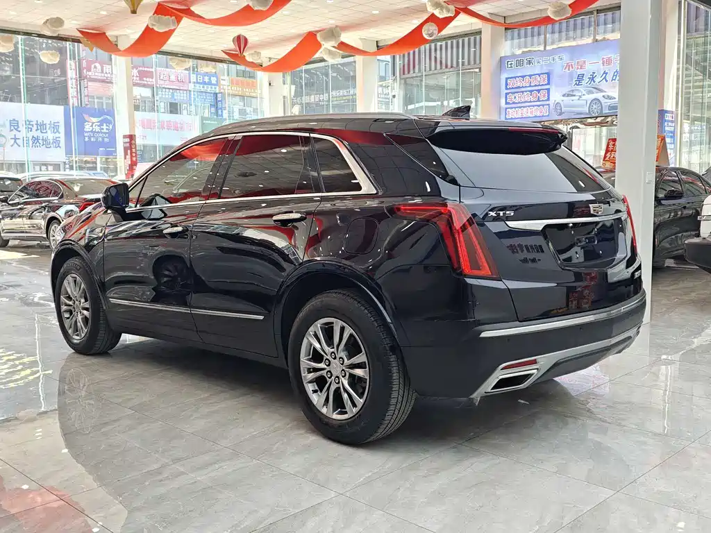 CADILLAC XT5