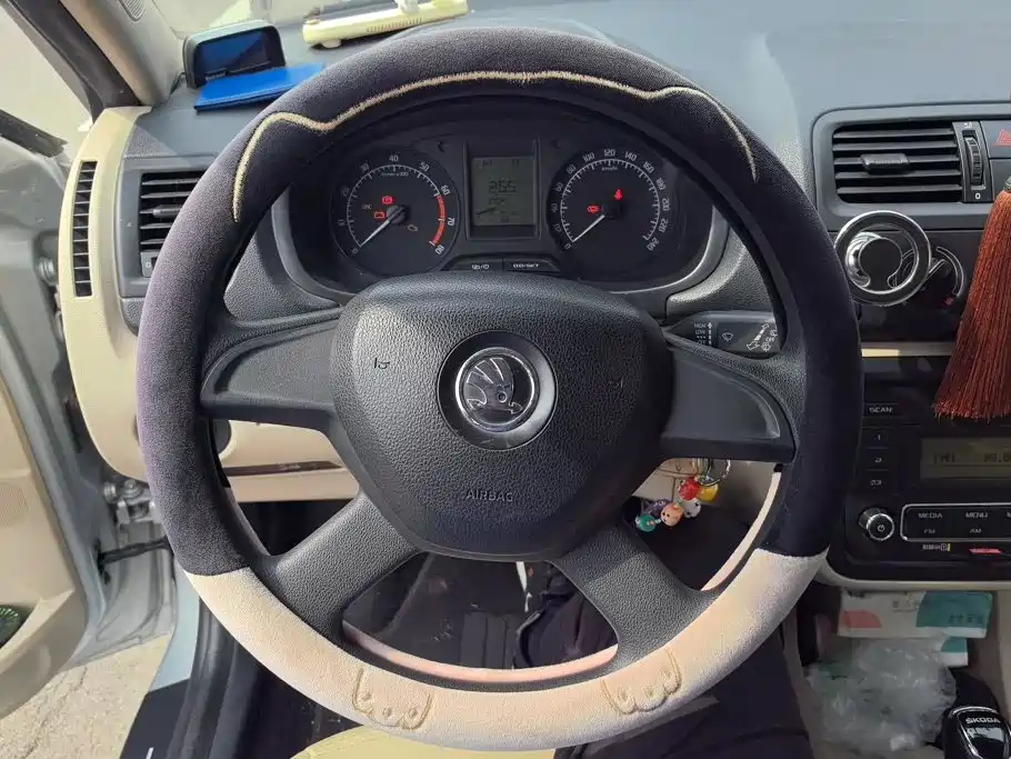 Skoda Fabia — миниатюра 15