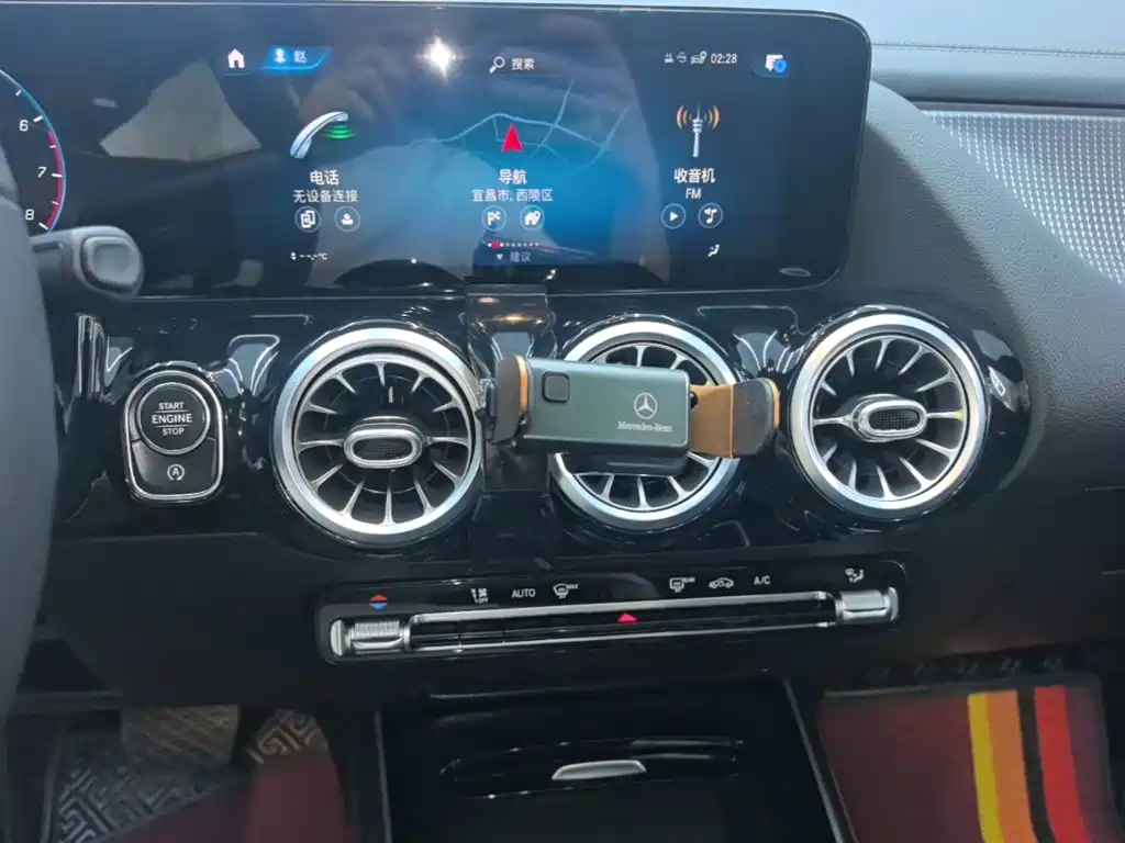 Mercedes-Benz GLA — миниатюра 13
