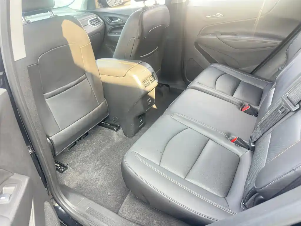 Chevrolet Equinox — миниатюра 11