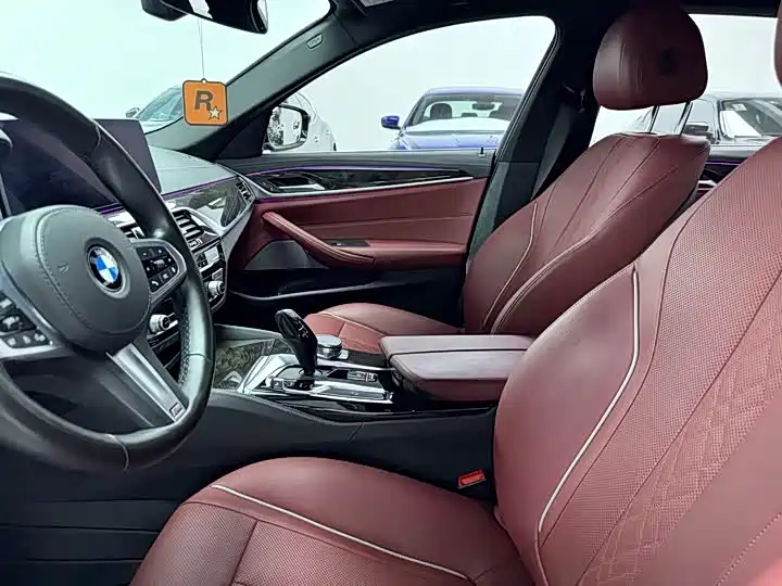 BMW 5 Series — миниатюра 4