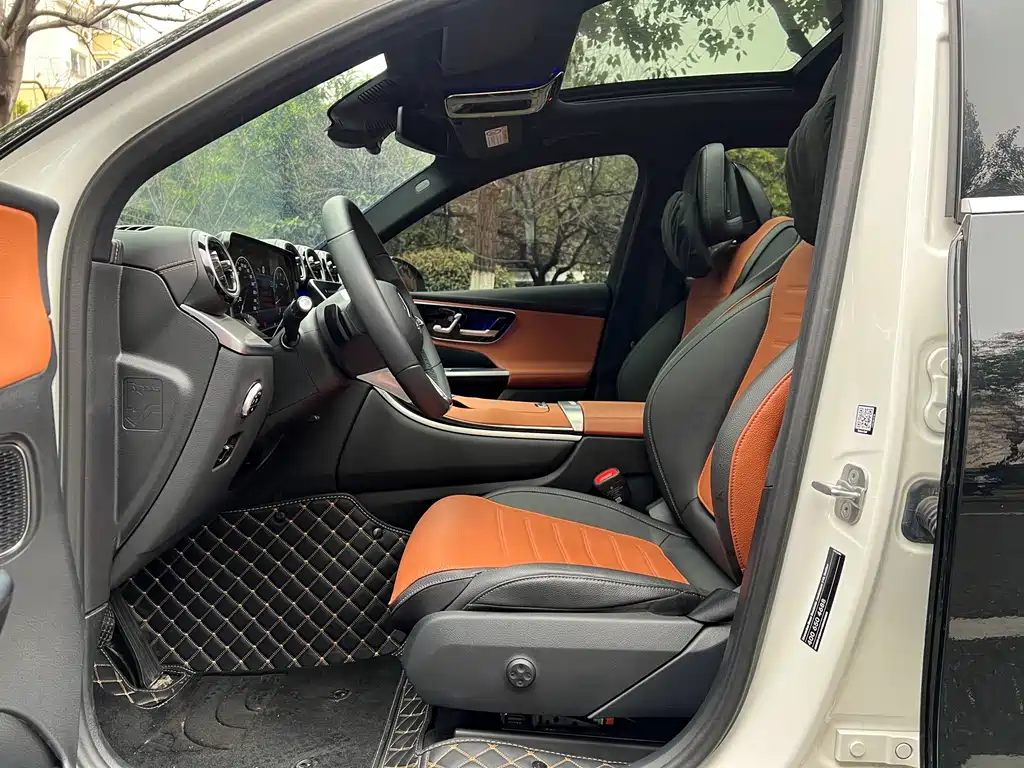 Mercedes-Benz GLC 2023 GLC 260 L 4MATIC 5 мест
