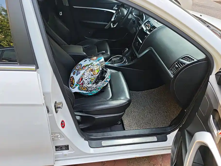 Geely Emgrand — миниатюра 8