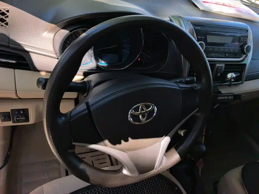 Toyota Yaris L — миниатюра 15