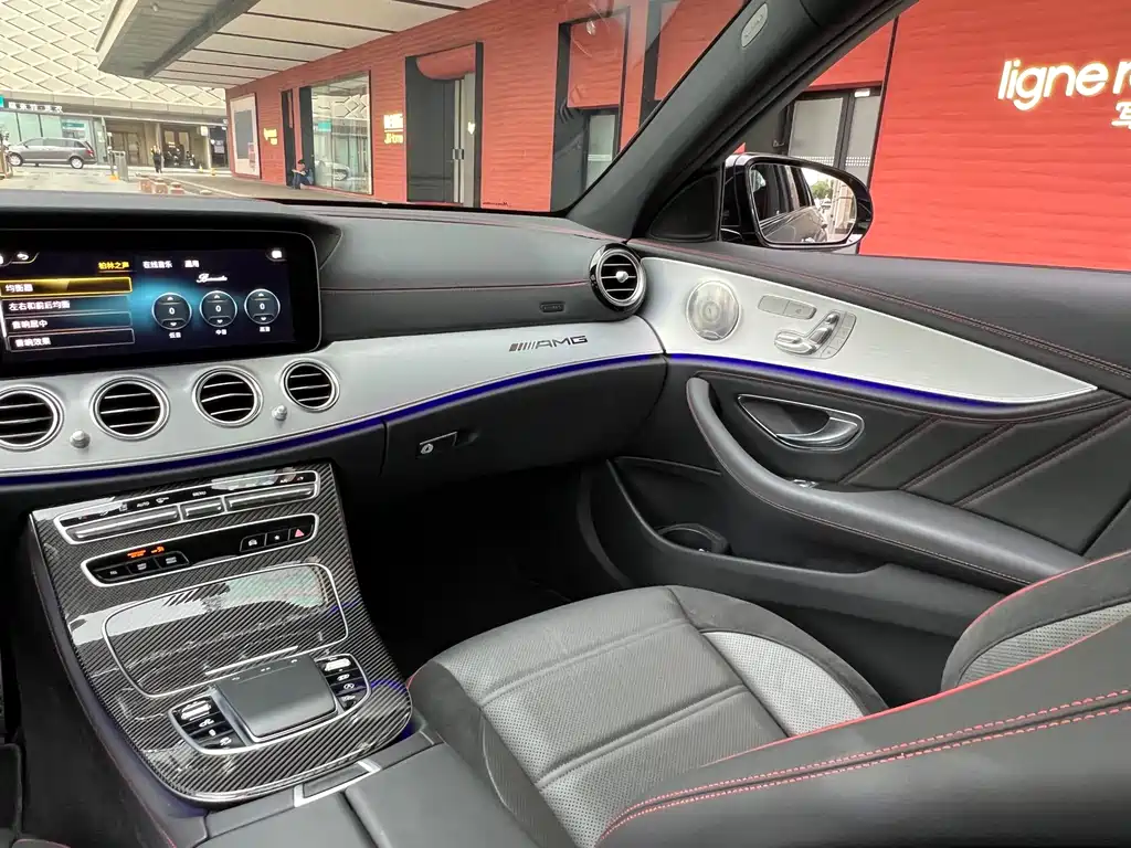 MERCEDES-BENZ E CLASS AMG