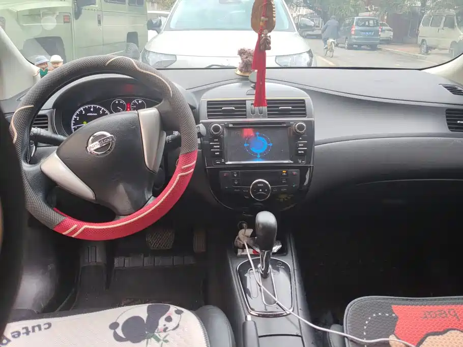 Nissan Tiida — миниатюра 12