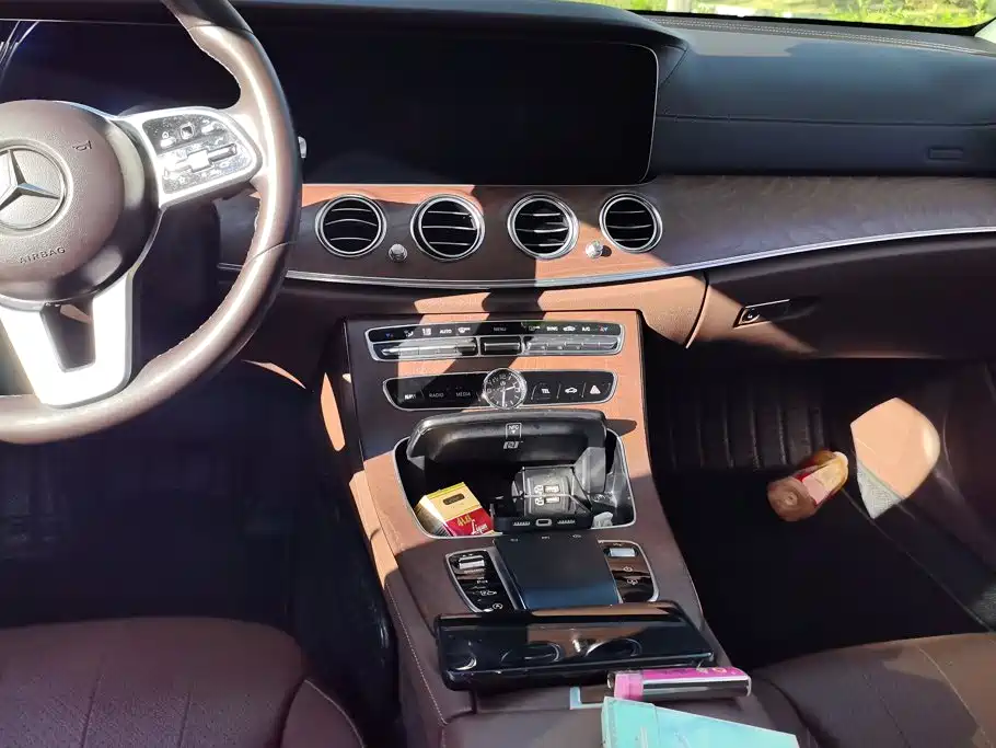 Mercedes-Benz E-Class — миниатюра 13
