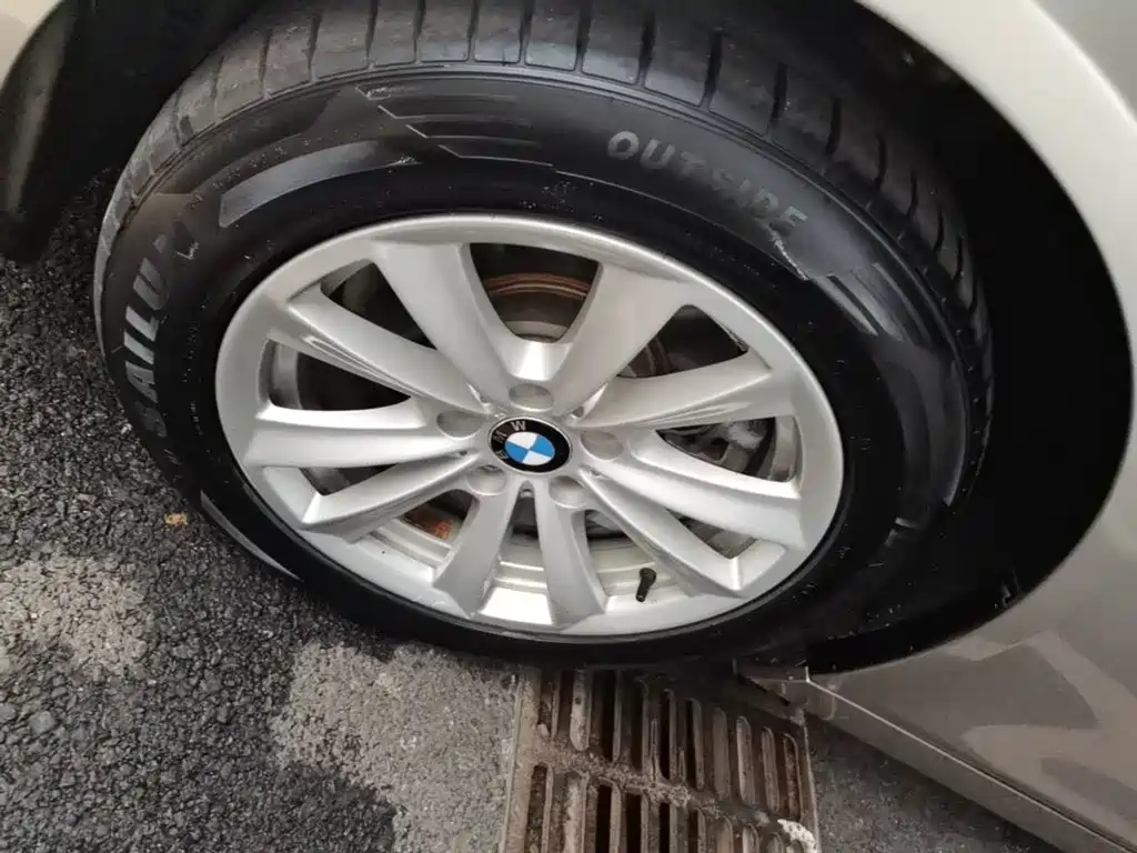 BMW 5 Series — миниатюра 23
