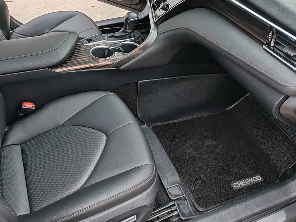 Toyota Camry — миниатюра 8