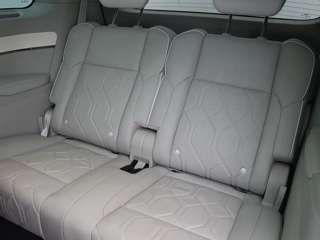 Volvo EM90 — миниатюра 21