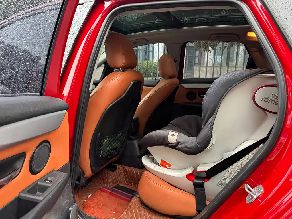 BMW 2 Series Active Tourer — миниатюра 4