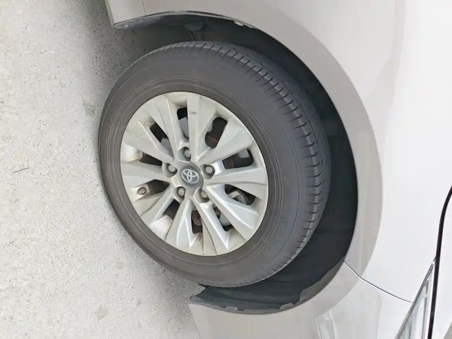 Toyota Corolla — миниатюра 6