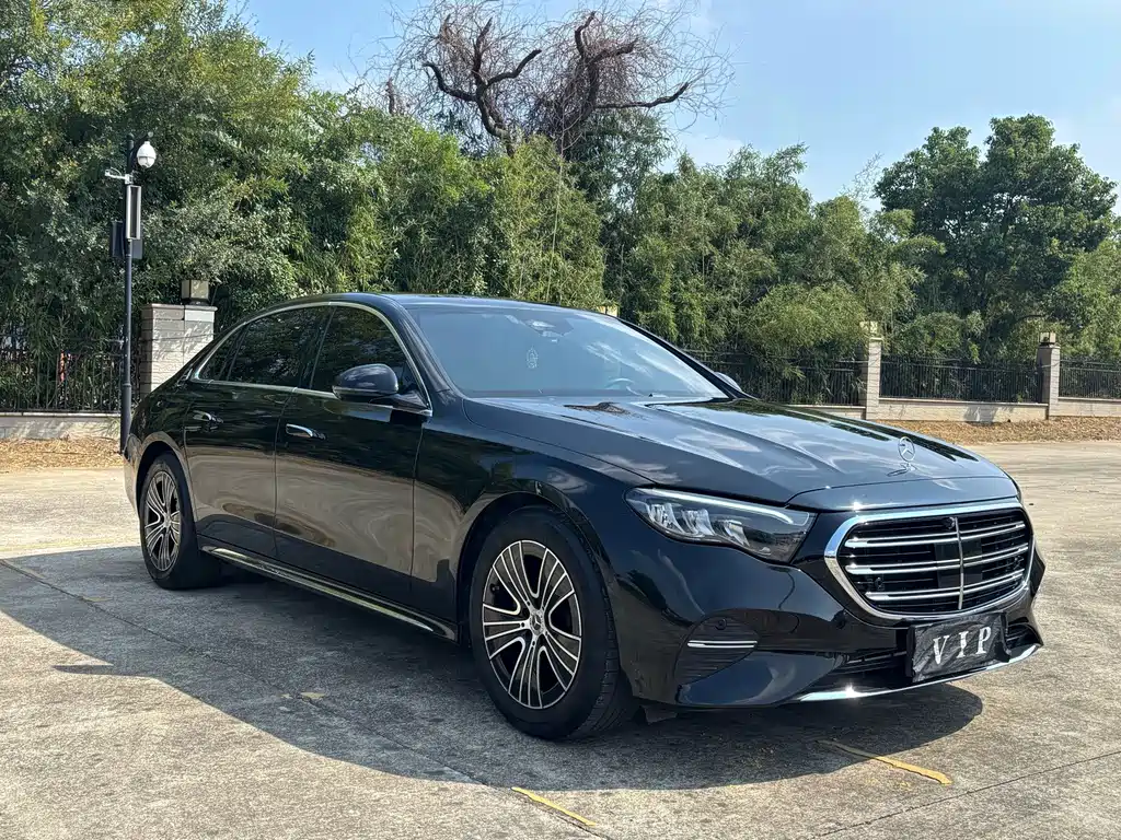 Mercedes-Benz E-Class — миниатюра 3