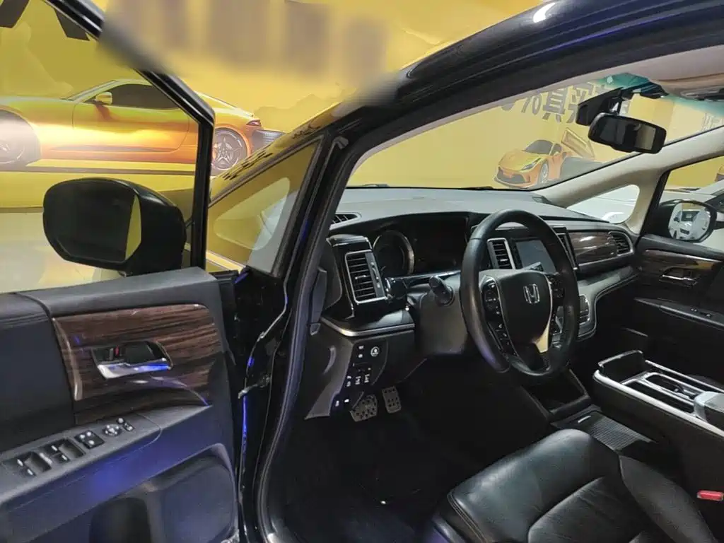 Honda Elysion — миниатюра 16