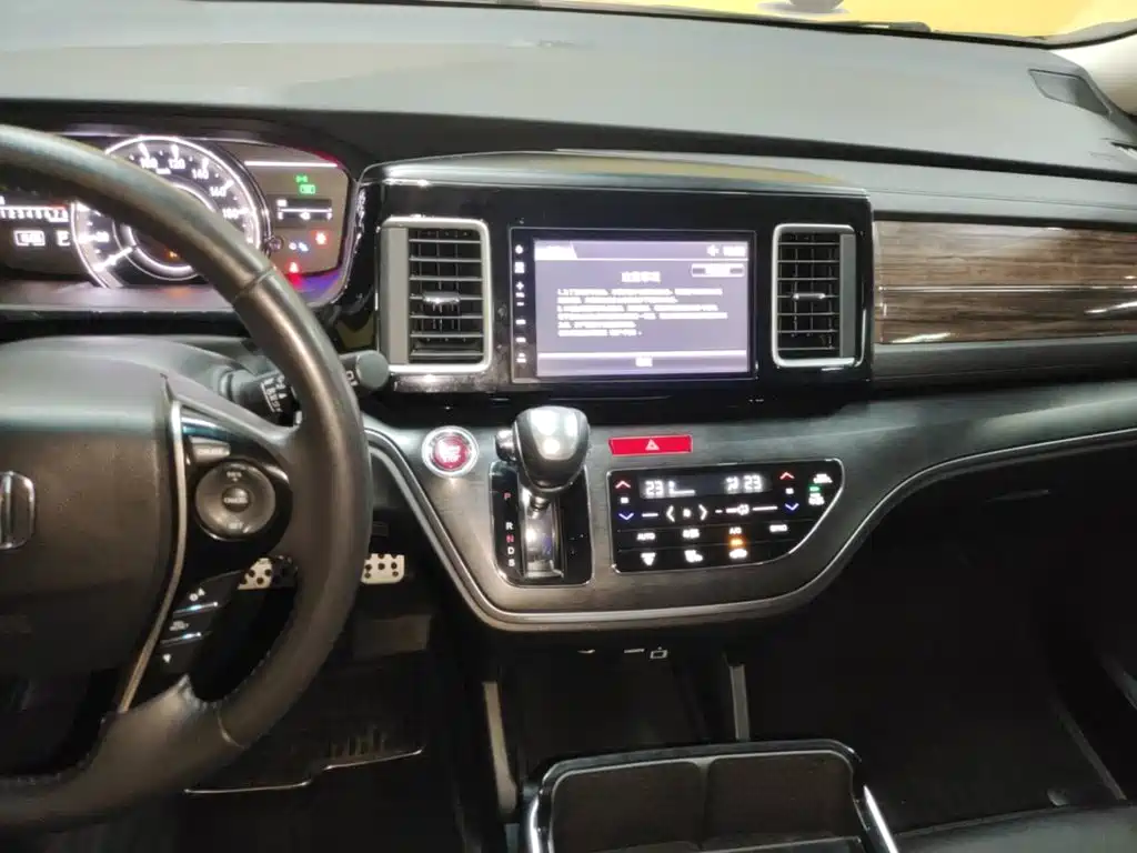 Honda Elysion — миниатюра 13