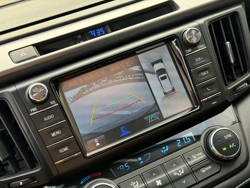 Toyota RAV4 — миниатюра 13