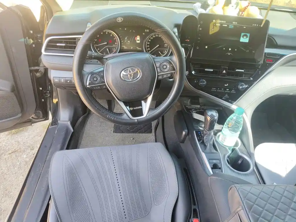 Toyota Camry — миниатюра 12