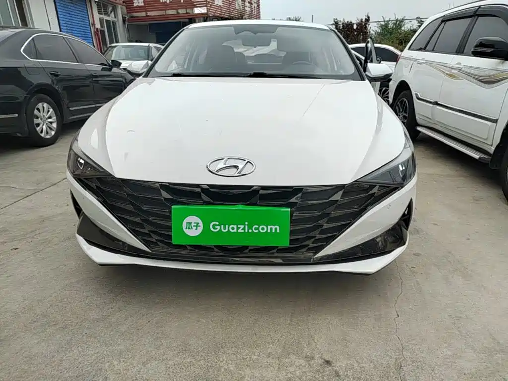 Hyundai Elantra — миниатюра 3