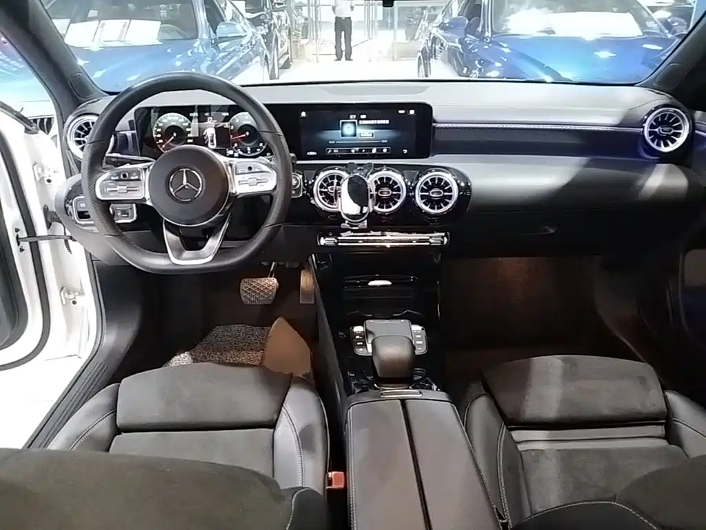 Mercedes-Benz A-Class — миниатюра 10