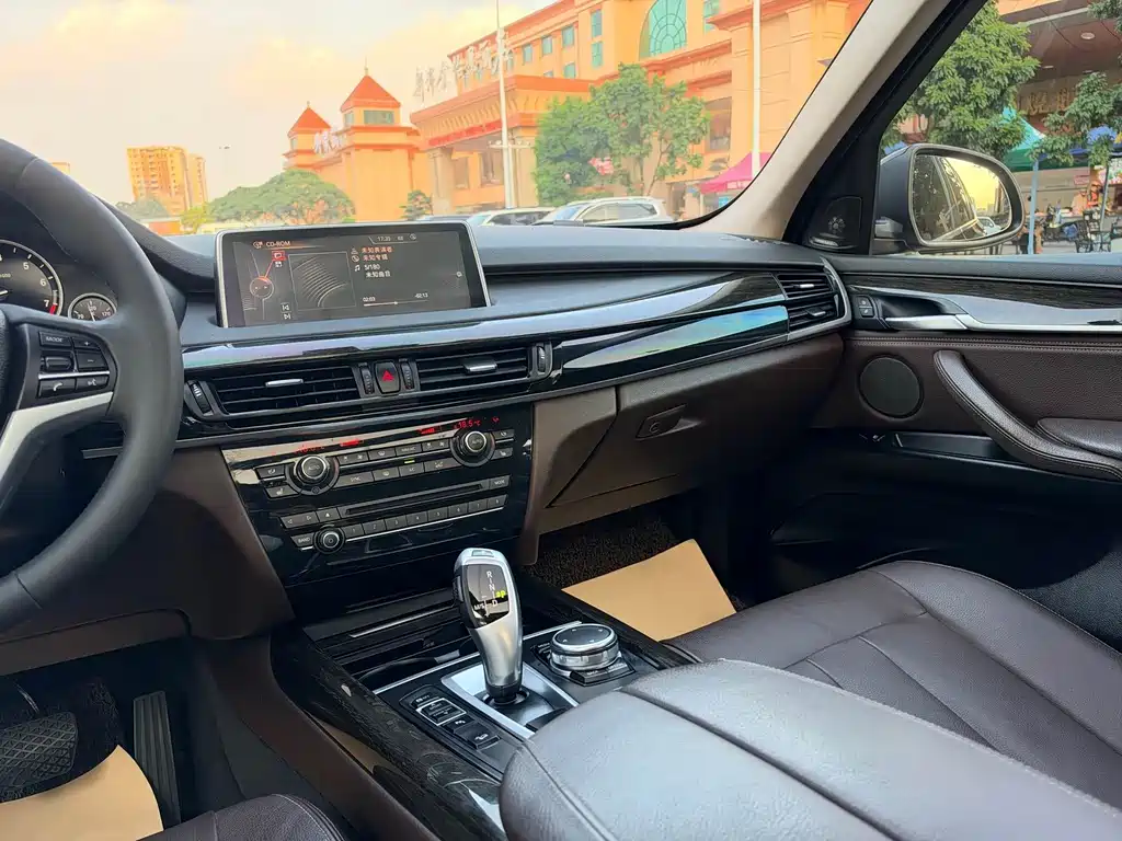 BMW X5 (Import) — миниатюра 13
