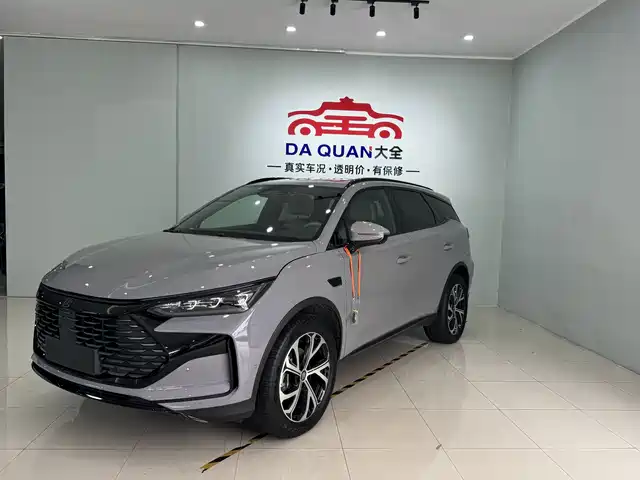 2025 BYD Tang
