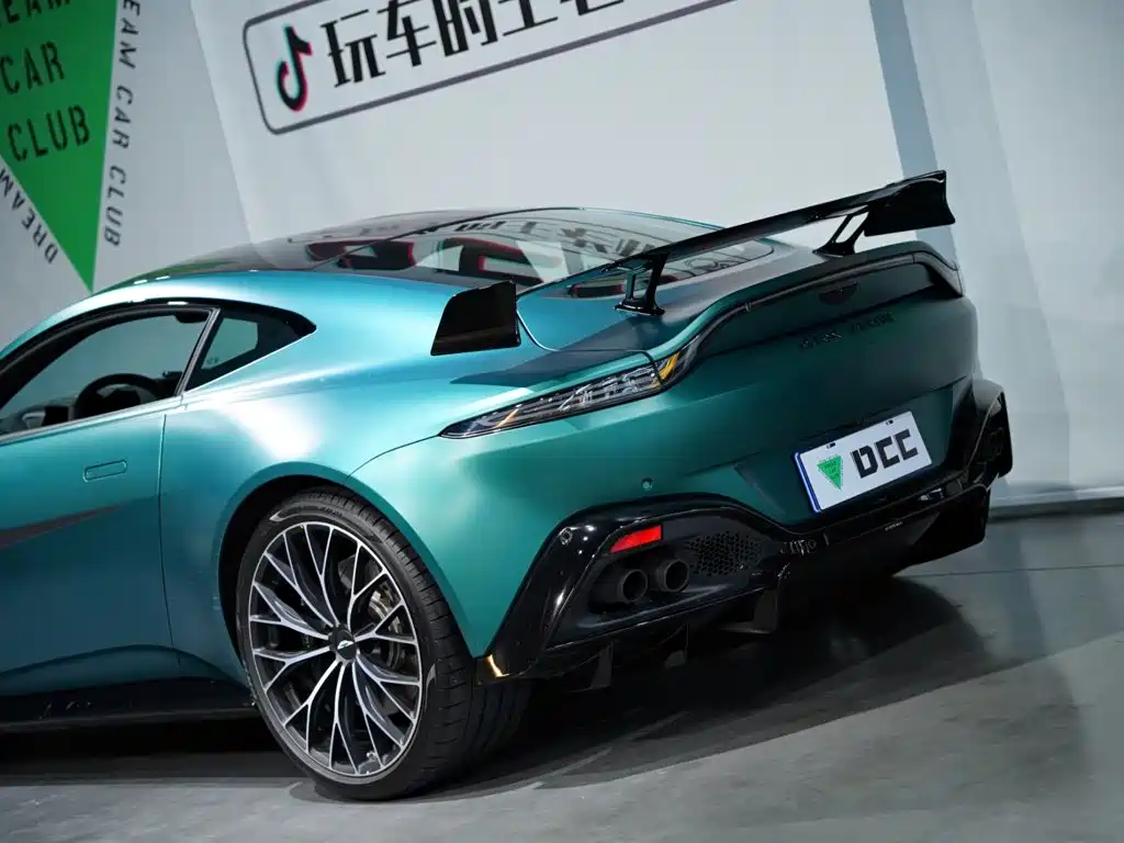 Aston Martin V8 Vantage — миниатюра 16