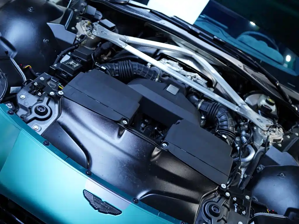 Aston Martin V8 Vantage — миниатюра 52