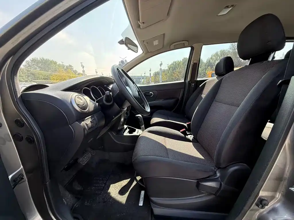 Nissan Livina — миниатюра 4