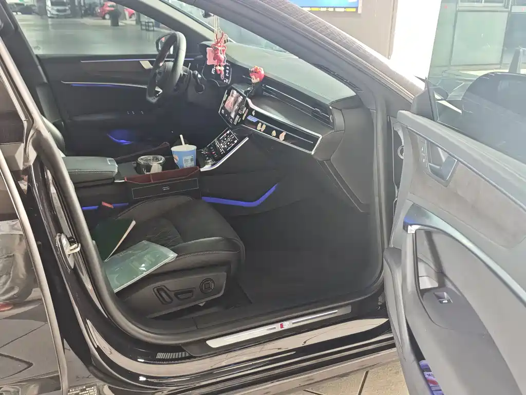 Audi A7L — миниатюра 7