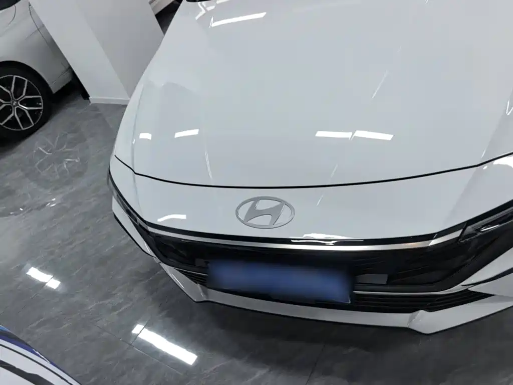 Hyundai Elantra — миниатюра 3