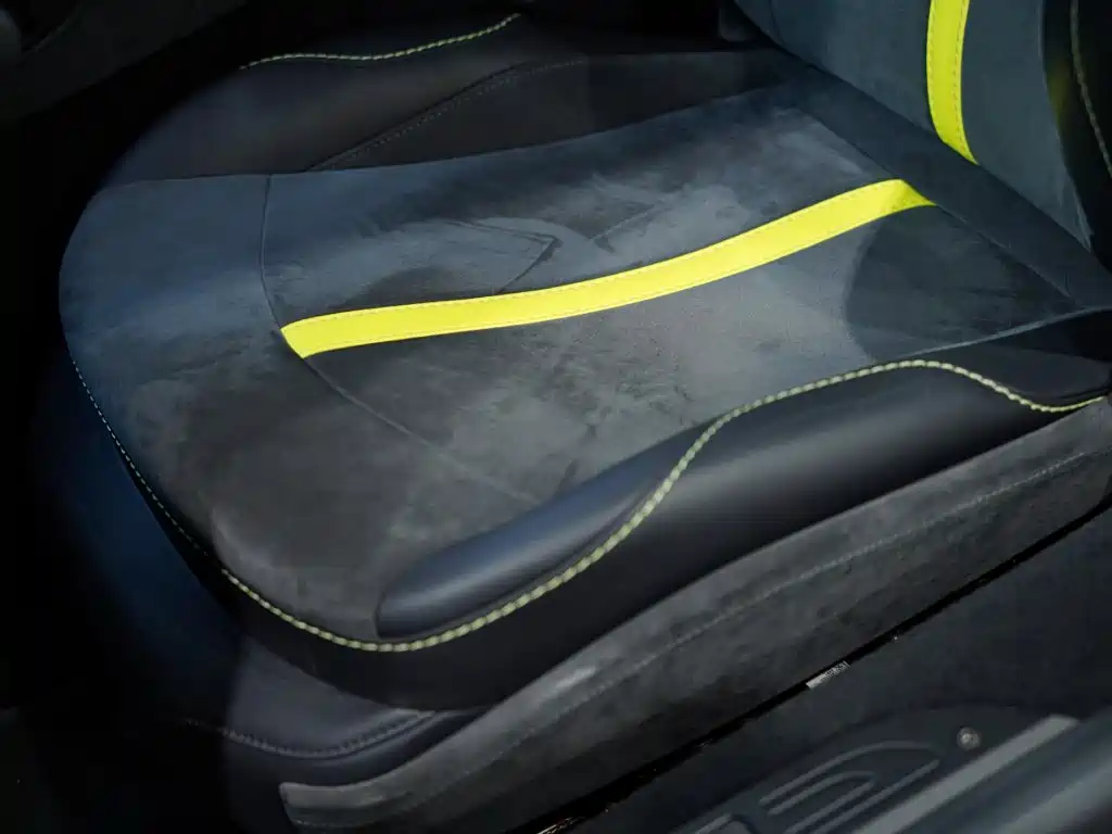 Aston Martin V8 Vantage — миниатюра 29