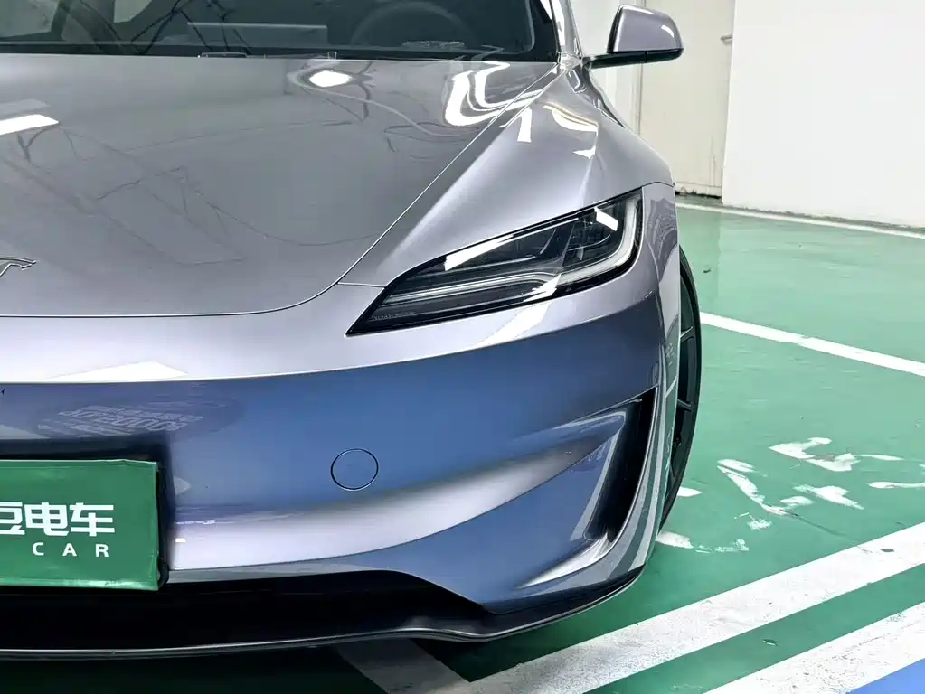 Tesla Model 3 — миниатюра 5