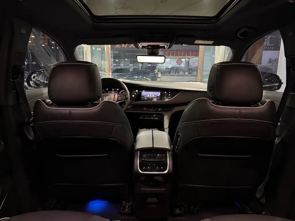 Buick Enclave — миниатюра 21