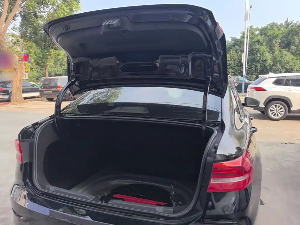 Volkswagen Lavida — миниатюра 19