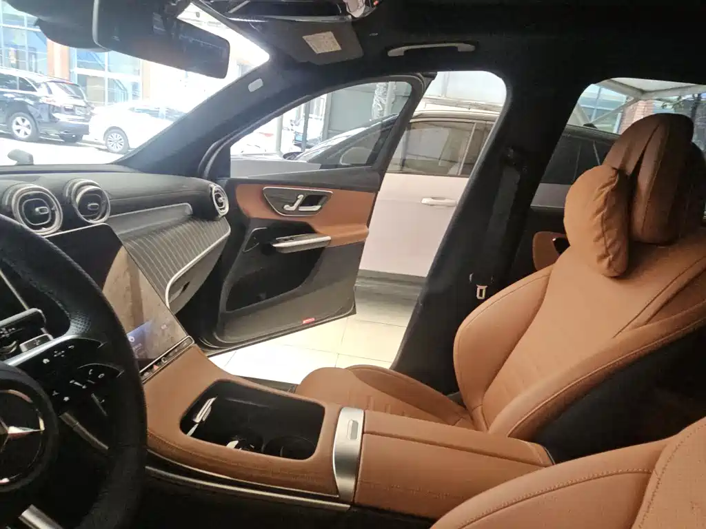 Mercedes-Benz GLC 2023 GLC 260 L 4MATIC Luxury 5 мест