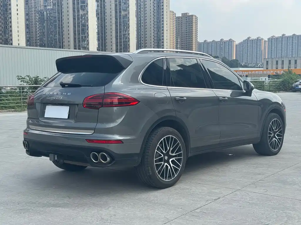 Porsche Cayenne — миниатюра 8