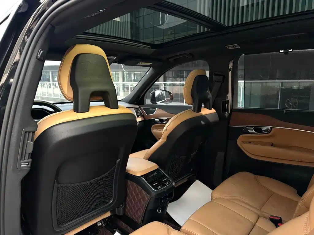 Volvo XC90 — миниатюра 10