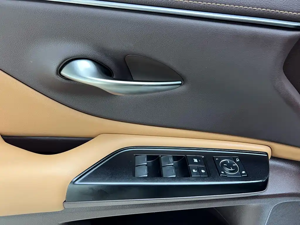 Lexus ES — миниатюра 19