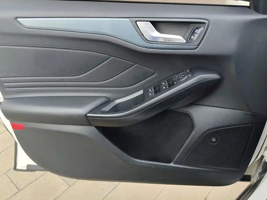 Ford Focus Active — миниатюра 7
