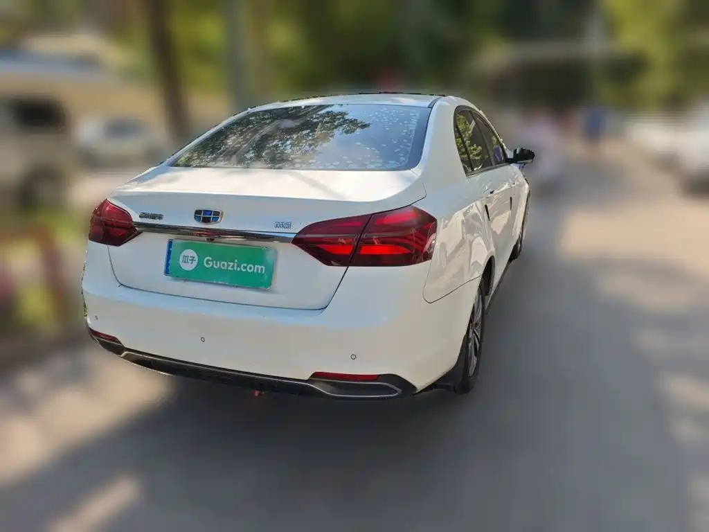 Geely Emgrand — миниатюра 6