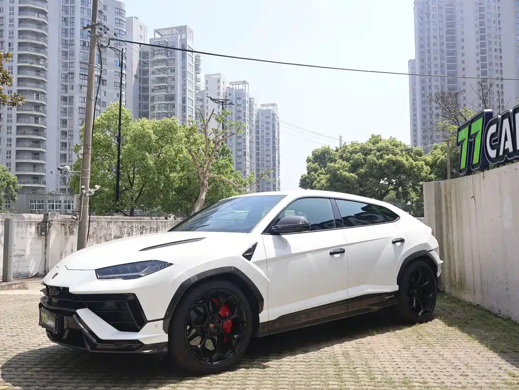 Lamborghini Urus 2023