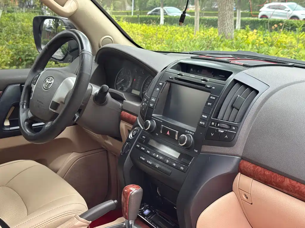 Toyota Land Cruiser — миниатюра 11